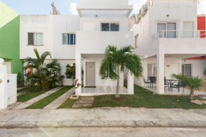 Micro Studio perfect for backpackers, couples, 3 min drive to Playa El Nino